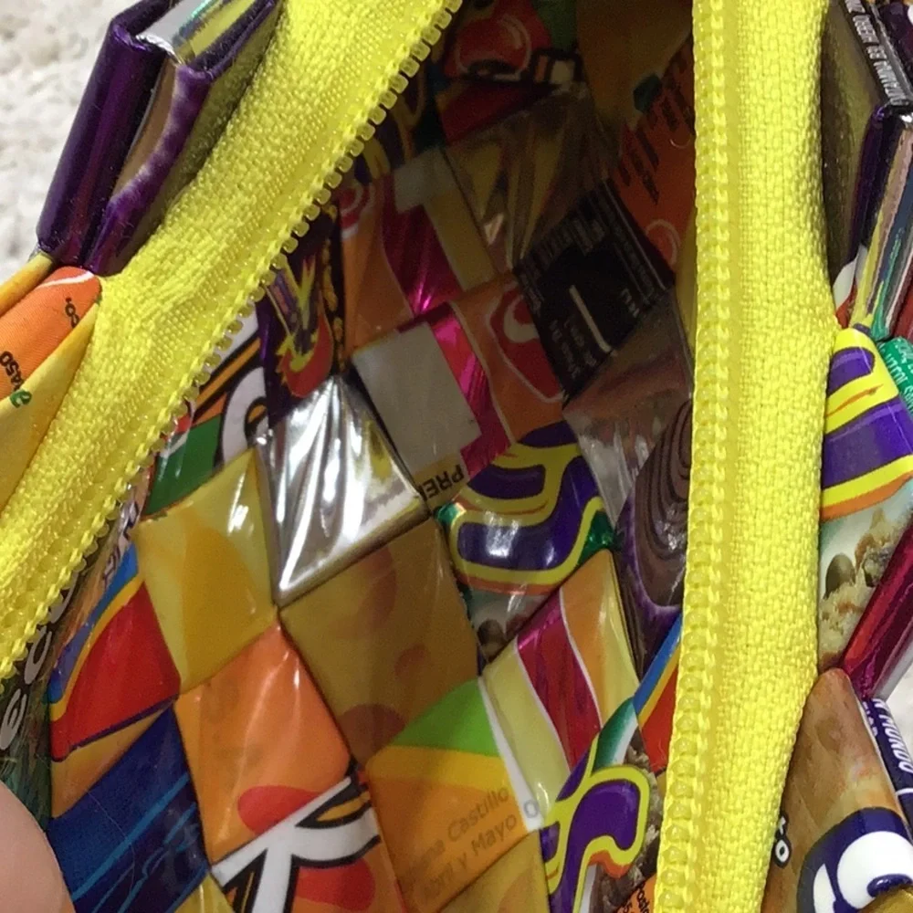 Ecoist eco savvy recycle material wristlet